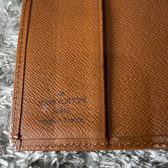 Louis Vuitton Taiga Tresor Etui Papers Id Holder
Kenyan Fawn - Picture 5 of 13